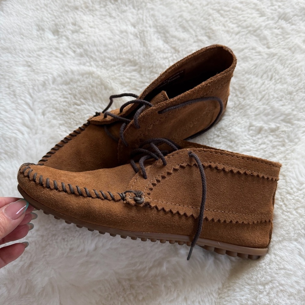 Minnetonka Suede Moccasin Ankle Boots Brown Size 8.5 Leather Lace - Picture 2 of 8